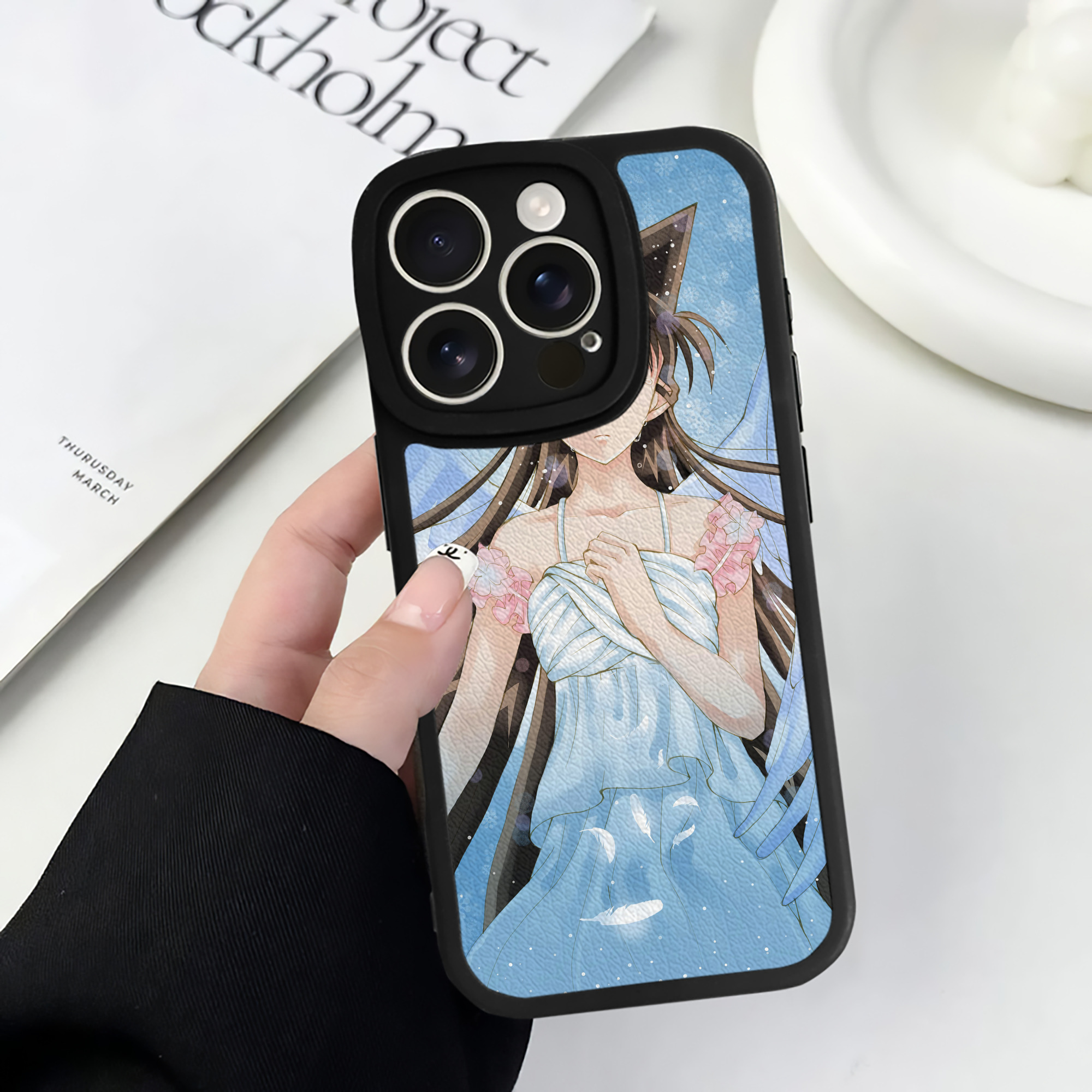 （画像用） 名探偵コナン Detective Conan 【iPhone 16シリーズ対応】シリコンスマホケース（レザー調） 材質：シリコン